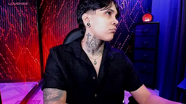 Snapshot of ZhoeStrong chatting on February 16, 2026, 9:02 pm ZhoeStrong online show from February 16, 2026, 9:02 pm