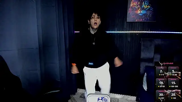 Snapshot of ZhoeStrong chatting on October 29, 2025, 11:58 pm ZhoeStrong online show from October 29, 2025, 11:58 pm