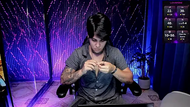 Snapshot of ZhoeStrong chatting on February 1, 2026, 8:07 pm ZhoeStrong online show from February 1, 2026, 8:07 pm