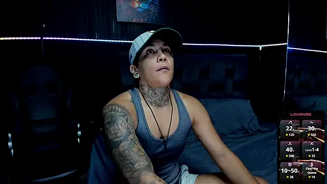 Snapshot of ZhoeStrong chatting on October 30, 2025, 10:39 pm ZhoeStrong online show from October 30, 2025, 10:39 pm