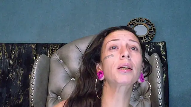 Snapshot of LusstCruella chatting on June 30, 2026, 12:49 pm LusstCruella online show from June 30, 2026, 12:49 pm