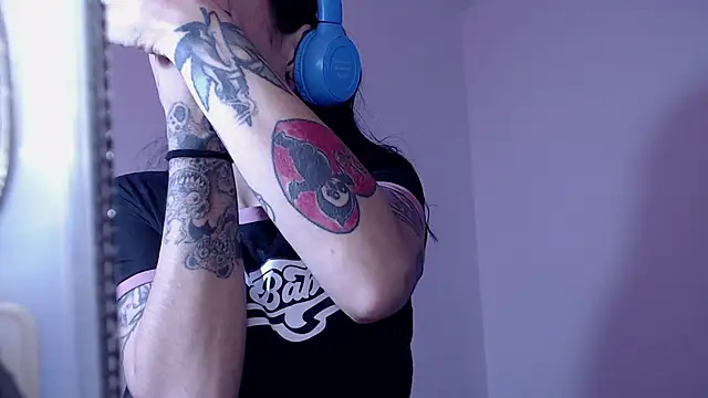 Snapshot of LusstCruella chatting on July 29, 2026, 10:42 pm LusstCruella online show from July 29, 2026, 10:42 pm
