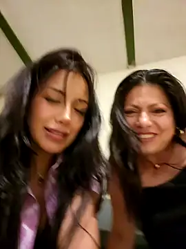 Lau1127 online show from December 4, 2025, 2:10 am