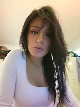 Snapshot of Lau1127 chatting on July 16, 2026, 11:35 pm Lau1127 online show from July 16, 2026, 11:35 pm