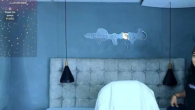 Laia and Aloby online show from October 28, 2025, 10:09 pm