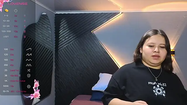 Snapshot of Laia_and_Aloby chatting on February 16, 2026, 10:07 pm Laia and Aloby online show from February 16, 2026, 10:07 pm