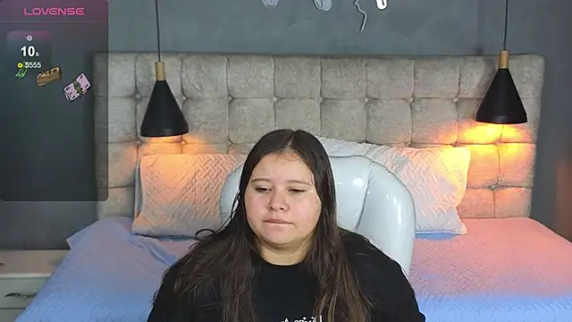 Laia and Aloby online show from November 15, 2025, 9:52 pm