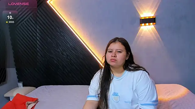 Laia and Aloby online show from June 3, 2026, 11:31 pm