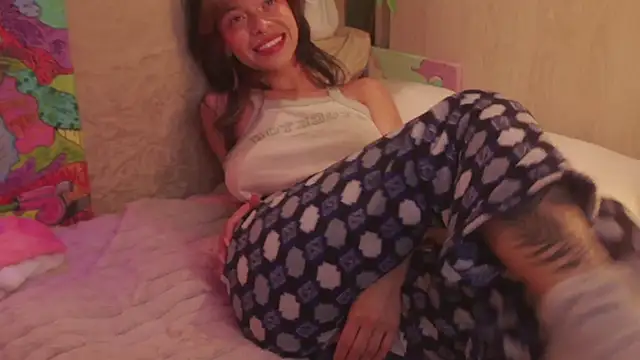 Kitty arts online show from January 26, 2025, 3:17 am