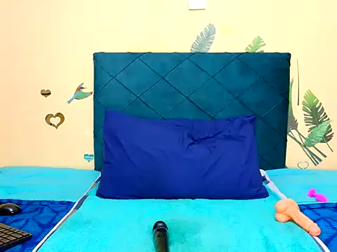 chloechrome online show from October 9, 2025, 7:14 pm