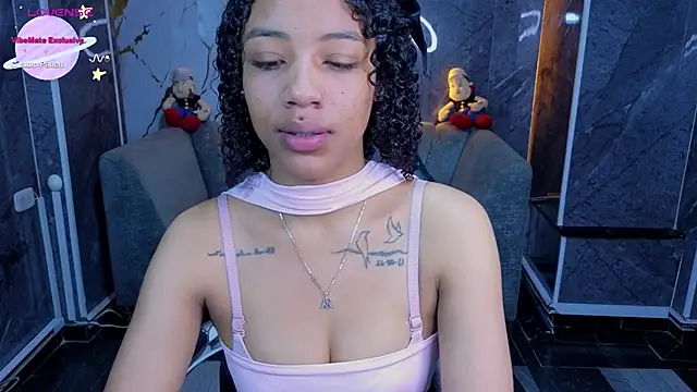 Violeth b online show from May 28, 2026, 1:06 pm