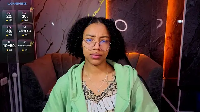 Violeth b online show from November 19, 2025, 12:49 pm