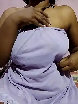 Snapshot of Diwya69 chatting on August 2, 2026, 7:55 pm Diwya69 online show from August 2, 2026, 7:55 pm