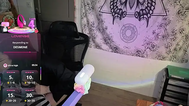 Snapshot of LisandreLaVenale chatting on February 9, 2026, 10:19 pm LisandreLaVenale online show from February 9, 2026, 10:19 pm