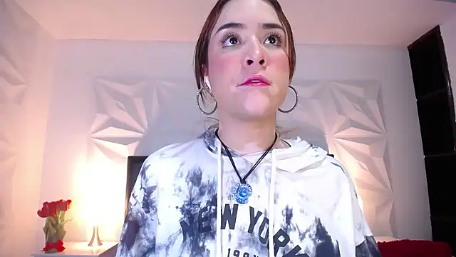 Alaaskaa  online show from February 8, 2025, 7:05 pm