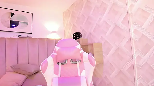 Snapshot of Haru_Bonny chatting on February 16, 2026, 8:18 pm Haru Bonny online show from February 16, 2026, 8:18 pm