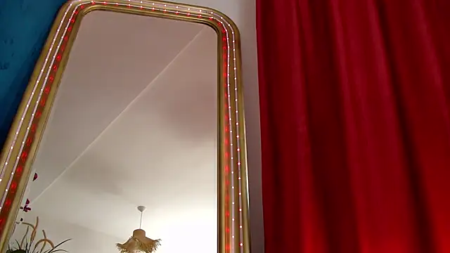 Foxxxy MILF online show from March 13, 2026, 5:01 am