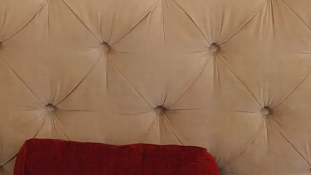 Snapshot of SarahLynz chatting on February 28, 2025, 4:10 pm SarahLynz online show from February 28, 2025, 4:10 pm