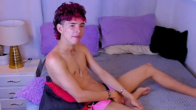 santy-kitty online show from April 14, 2026, 6:40 am