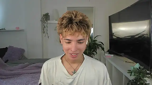 Snapshot of santy-kitty chatting on October 30, 2025, 6:05 pm santy-kitty online show from October 30, 2025, 6:05 pm