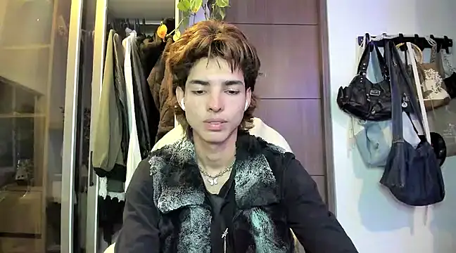 Snapshot of santy-kitty chatting on January 26, 2025, 1:09 am santy-kitty online show from January 26, 2025, 1:09 am