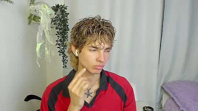 Snapshot of santy-kitty chatting on October 8, 2025, 3:19 am santy-kitty online show from October 8, 2025, 3:19 am