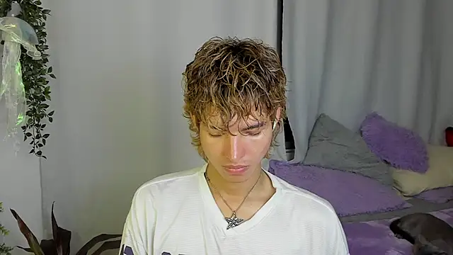 Snapshot of santy-kitty chatting on October 4, 2025, 2:35 am santy-kitty online show from October 4, 2025, 2:35 am