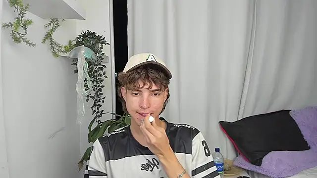 Snapshot of santy-kitty chatting on January 11, 2026, 1:12 am santy-kitty online show from January 11, 2026, 1:12 am