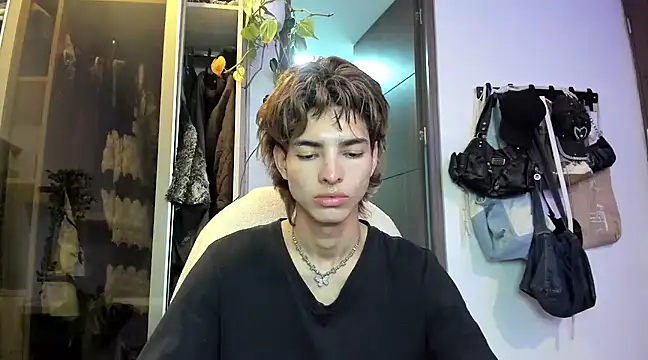 Snapshot of santy-kitty chatting on January 26, 2025, 11:29 pm santy-kitty online show from January 26, 2025, 11:29 pm