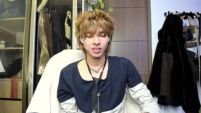 Snapshot of santy-kitty chatting on February 26, 2025, 3:35 am santy-kitty online show from February 26, 2025, 3:35 am