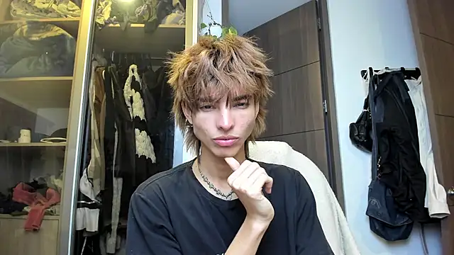 Snapshot of santy-kitty chatting on February 14, 2025, 5:30 am santy-kitty online show from February 14, 2025, 5:30 am