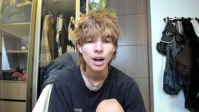 Snapshot of santy-kitty chatting on February 16, 2025, 4:20 am santy-kitty online show from February 16, 2025, 4:20 am