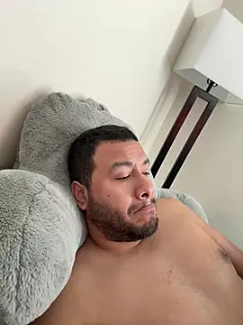 elamante03 online show from January 14, 2025, 4:08 pm