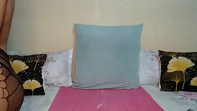 Snapshot of DiamondLuv29 chatting on June 27, 2026, 2:28 am DiamondLuv29 online show from June 27, 2026, 2:28 am