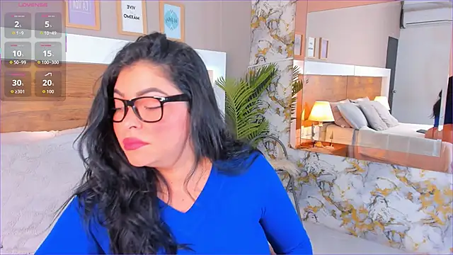 EmaBakker online show from December 5, 2025, 12:26 pm