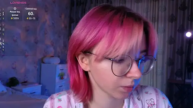 Snapshot of Nora_Failure chatting on October 6, 2025, 6:14 am Nora Failure online show from October 6, 2025, 6:14 am