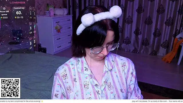 Snapshot of Nora_Failure chatting on February 17, 2026, 1:08 pm Nora Failure online show from February 17, 2026, 1:08 pm