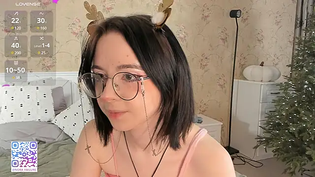 Snapshot of Nora_Failure chatting on December 24, 2024, 9:50 am Nora Failure online show from December 24, 2024, 9:50 am