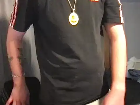 Snapshot of twentywithafelonyy chatting on December 30, 2024, 8:43 am twentywithafelonyy online show from December 30, 2024, 8:43 am