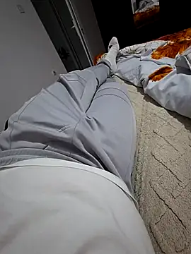 KarlosCarutox online show from October 4, 2025, 4:41 pm