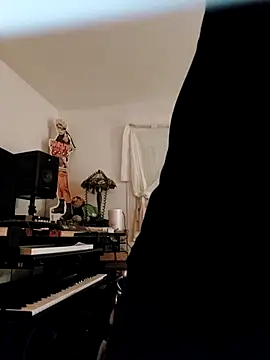 QcMisterv13 online show from February 10, 2026, 1:15 am