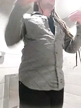 QcMisterv13 online show from November 11, 2025, 8:25 pm