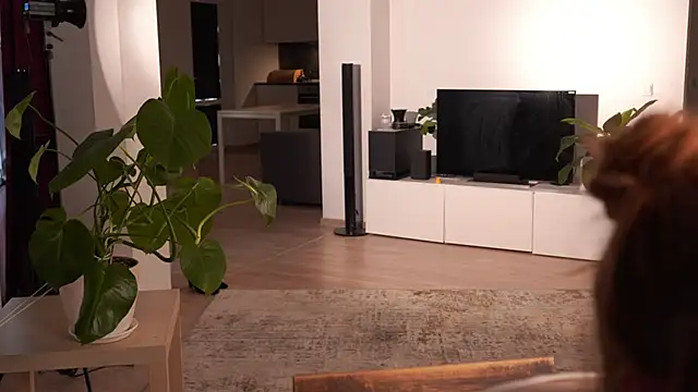 EsmaCrumbley online show from March 30, 2026, 4:36 am