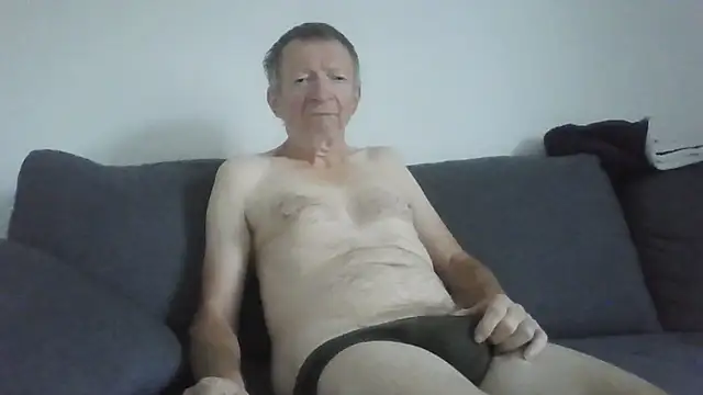 Snapshot of naturiste974 chatting on July 4, 2026, 4:41 am naturiste974 online show from July 4, 2026, 4:41 am