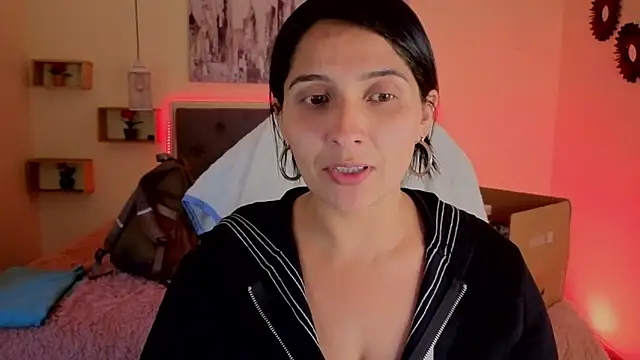 Snapshot of emily_leinner chatting on June 3, 2026, 1:06 am emily leinner online show from June 3, 2026, 1:06 am