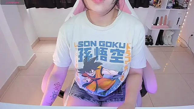 misshoneyxxx online show from February 27, 2025, 2:00 pm