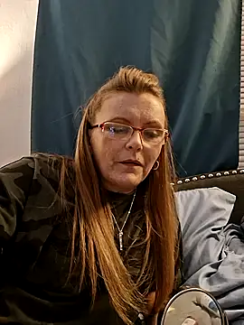 Snapshot of skyeb0787 chatting on September 14, 2025, 7:31 am skyeb0787 online show from September 14, 2025, 7:31 am