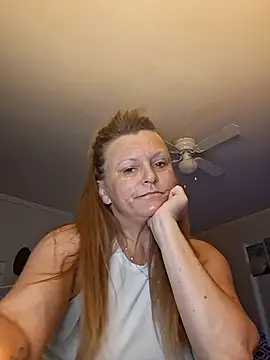 Snapshot of skyeb0787 chatting on October 19, 2025, 12:19 pm skyeb0787 online show from October 19, 2025, 12:19 pm