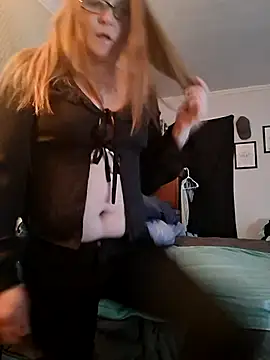 skyeb0787 online show from February 25, 2026, 10:37 am