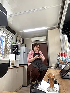 Snapshot of cinnabon_ chatting on February 2, 2025, 8:45 am cinnabon online show from February 2, 2025, 8:45 am